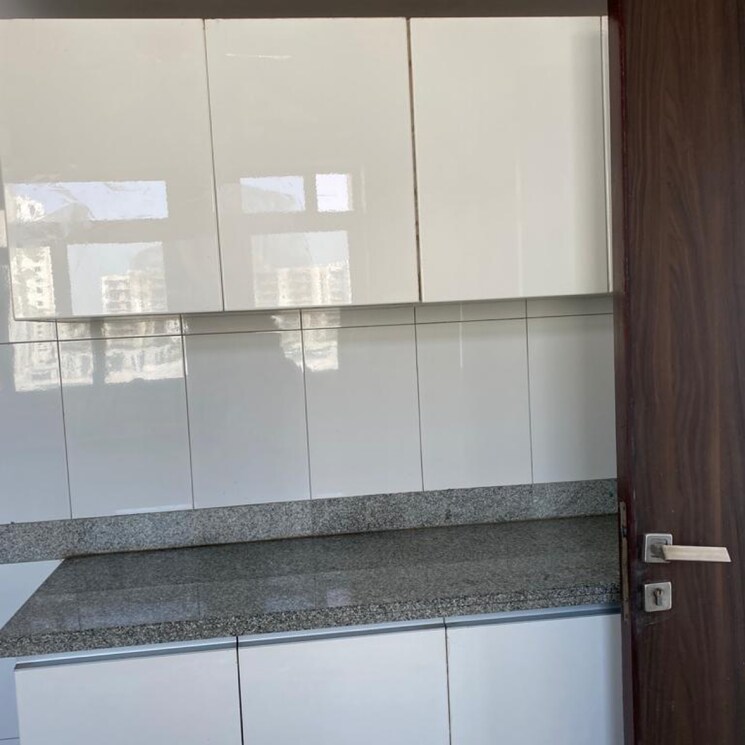 Bathroom, tata-primanti-executive-apartments 4 Bedroom 3300 Sq.Ft. Apartment In Dhani Gurgaon 8320630