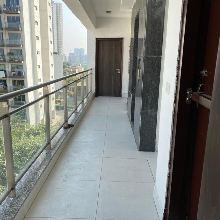 Balcony, tata-primanti-executive-apartments 4 Bedroom 3300 Sq.Ft. Apartment In Dhani Gurgaon 8320630
