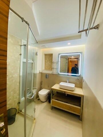 Furnished Amenities in 4 BHK Builder Floor at DLF Atria, Dlf Phase ii – for Rent