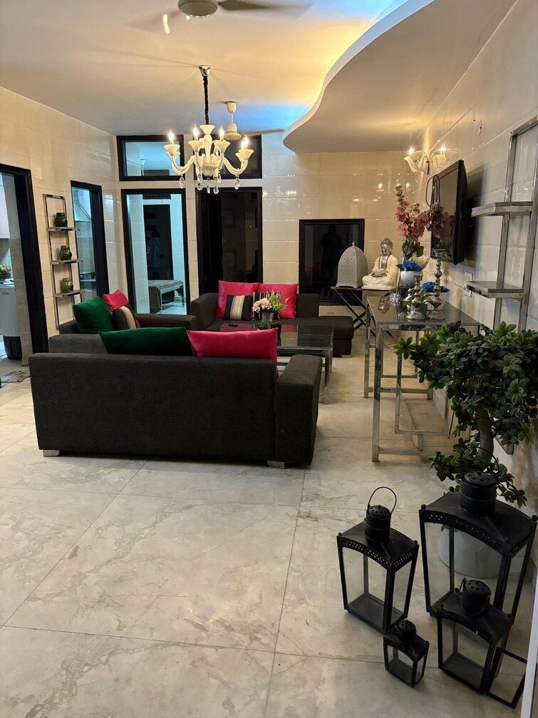 Gym, sant nagar 3 Bedroom 1000 Sq.Ft. Builder Floor In Sant Nagar Delhi 8320664