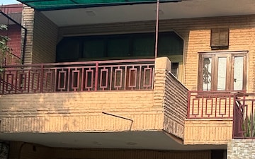 6+ BHK Independent House For Sale in Sector 26