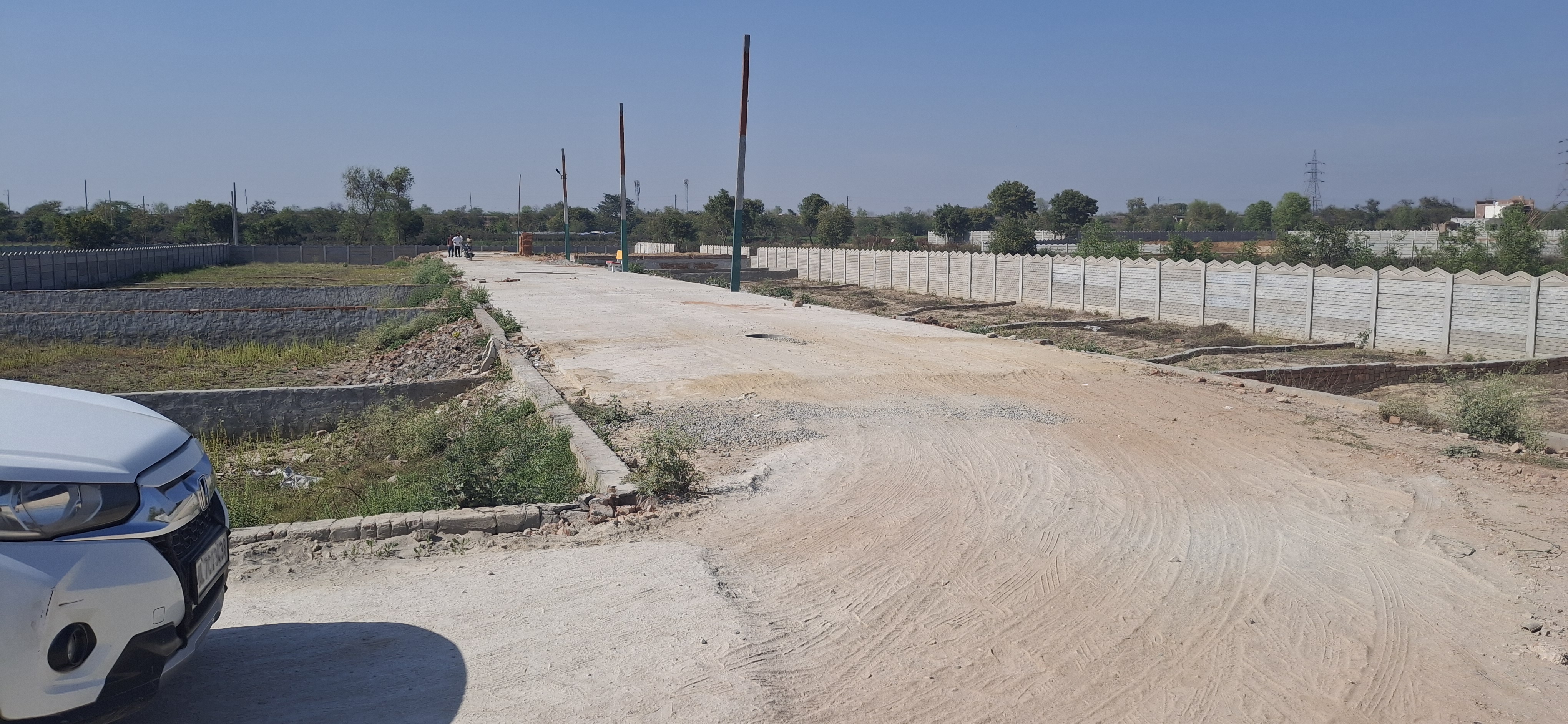 Plot For Sale in Mk Propty 