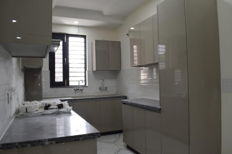 Kitchen, sector 9 3 Bedroom 250 Sq.Yd. Builder Floor In Sector 9 Faridabad 8320741