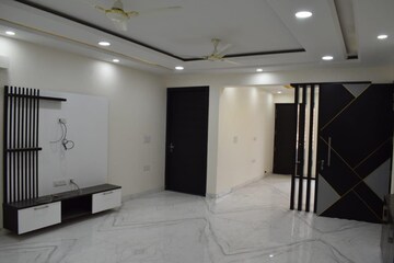 Room in 3 BHK Builder Floor at Sector 9 – for Sale