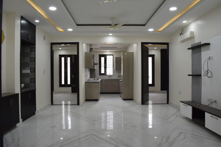 Room, sector 9 3 Bedroom 250 Sq.Yd. Builder Floor In Sector 9 Faridabad 8320741