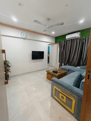 2 BHK Apartment For Rent in Pratham Saffron Heights, Andheri West