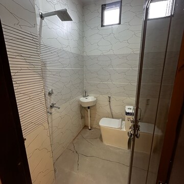 Bathroom in 1 BHK Builder Floor at Sector 45 – for Rent