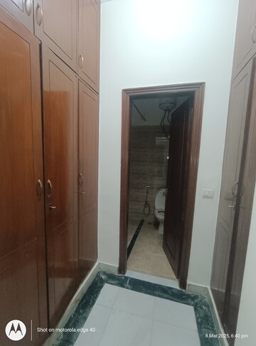 Furnished Amenities in 3 BHK Builder Floor at Saket – for Sale
