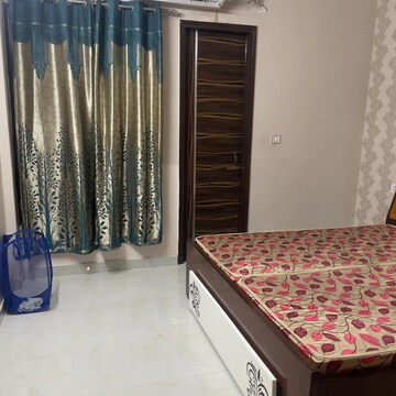 Bedroom in 3 BHK Builder Floor at Vip Road – for Rent