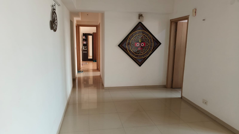3.5 BHK + Servant Room Apartment For Sale in DLF New Town Heights II