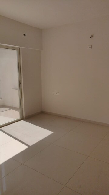 Room in 3 BHK Apartment at Vilas Javdekar Palladio, Tathawade – for Rent