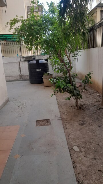 Balcony in 3 BHK Builder Floor at Unitech South City II, Sector 50 – for Rent