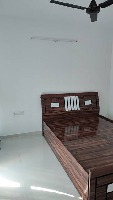 Room in 2 BHK Apartment at Vascon Citron Phase 2, Wagholi – for Rent