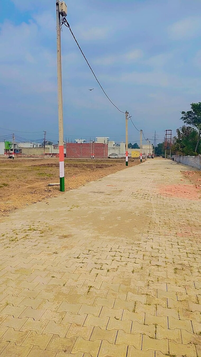 undefined, max-balaji-defence-city-iii  141 Sq.Yd. Plot In Kathhera Greater Noida 8320980