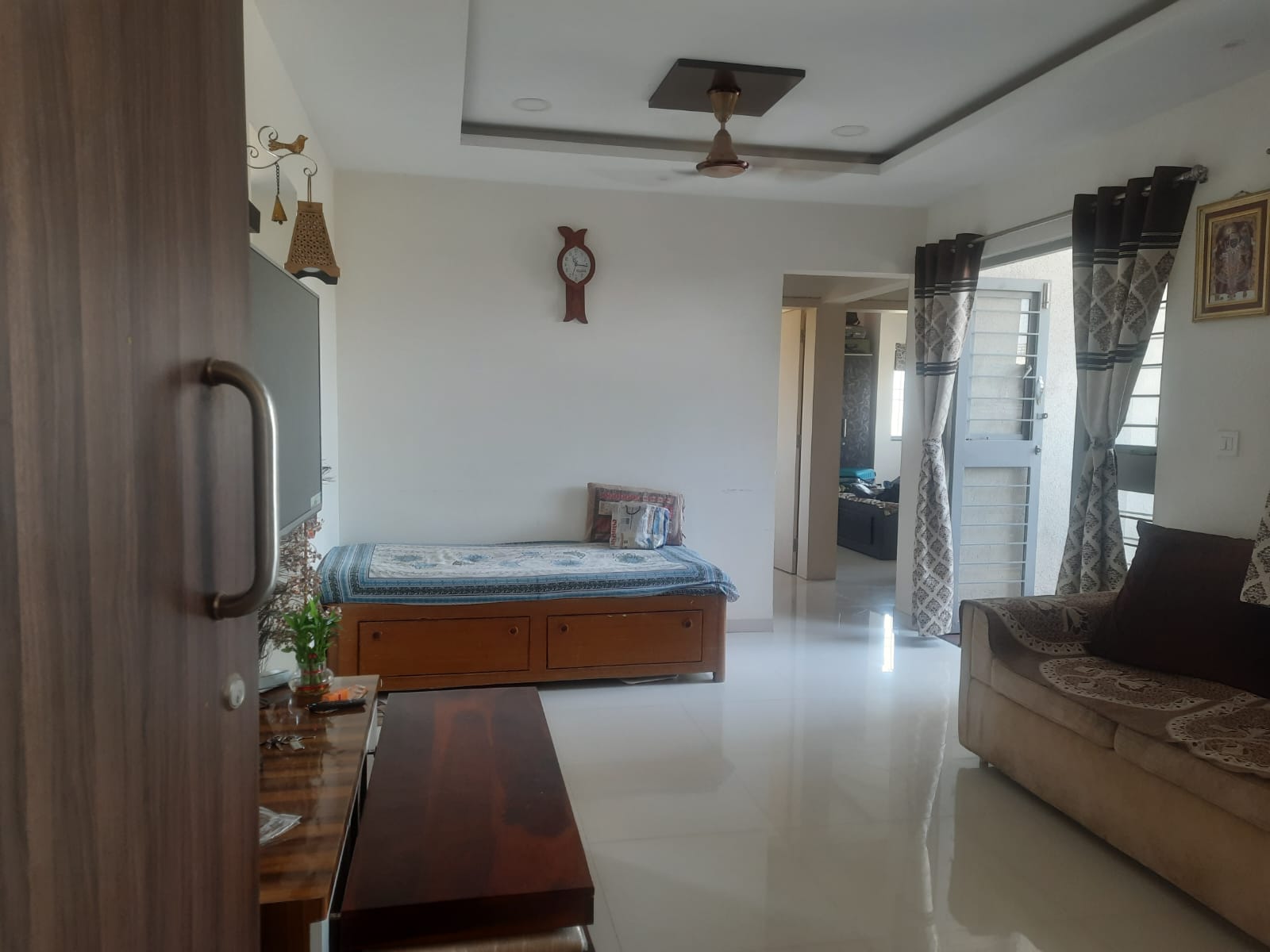 2 BHK + Servant Room Apartment For Sale in F5 Diamond Crest