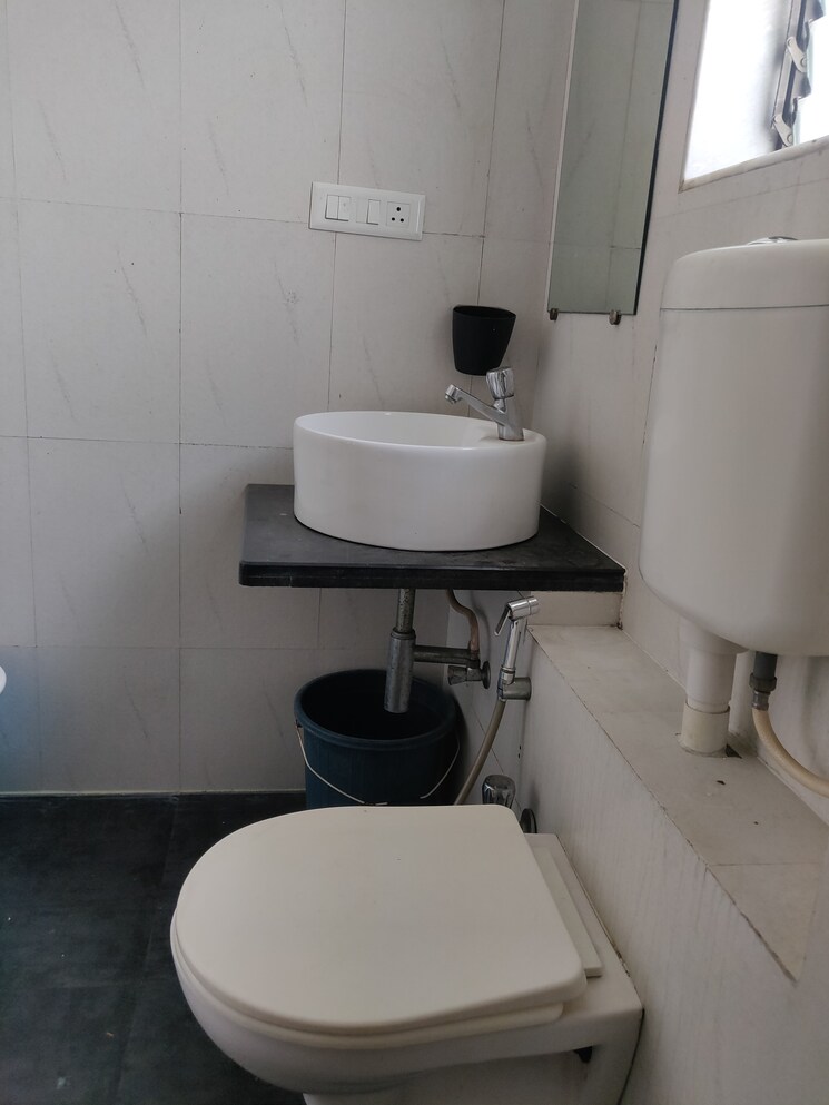 Bathroom, tata-amantra 2 Bedroom 764 Sq.Ft. Apartment In Ashok Nagar Thane 8320991