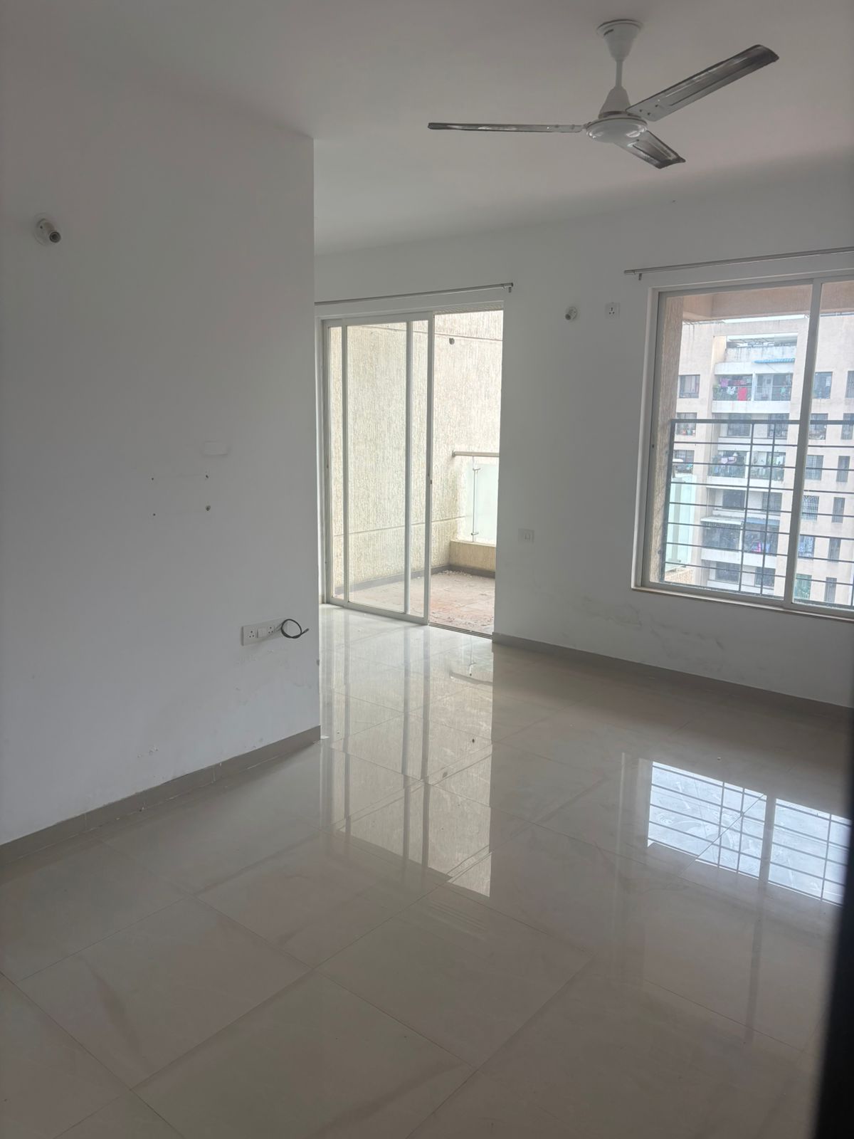 2 BHK + Servant Room Apartment For Sale in Gulmohar Primrose