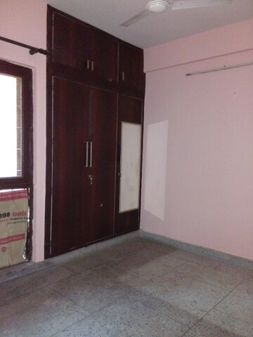 Room in 1 BHK Apartment at Molarband – for Rent