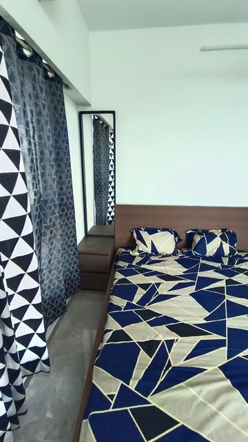 Bedroom in 2 BHK Apartment at Prabhadevi – for Rent