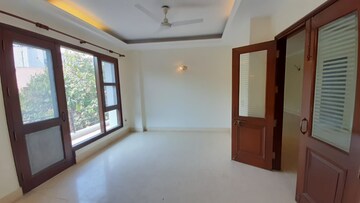 Room in 4 BHK Builder Floor at Greater Kailash ii – for Rent