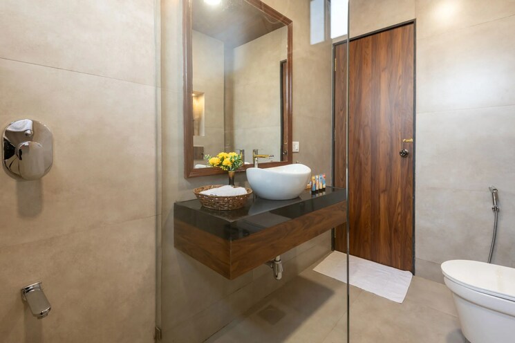 Bathroom, infinite-poorna-apartments 4 Bedroom 3251 Sq.Ft. Apartment In Andheri West Mumbai 8321034