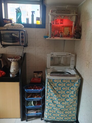 Furnished Amenities in 1 BHK Apartment at Andheri West – for Rent