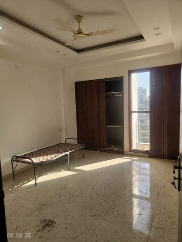 Furnished Amenities in 3 BHK Builder Floor at Sector 57 – for Rent