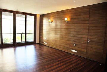 Room in 3.5 BHK Builder Floor at Greater Kailash I – for Rent
