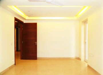 Room in 4 BHK Builder Floor at Greater Kailash I – for Rent
