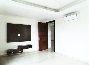 Room in 4 BHK Builder Floor at Greater Kailash I – for Rent