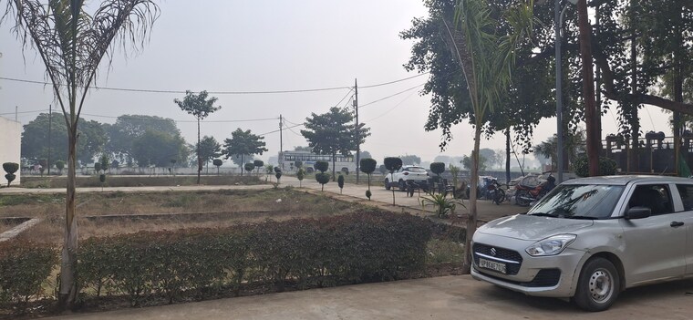 undefined, upsidc site b  104 Sq.Yd. Plot In Upsidc Site B Greater Noida 8321081