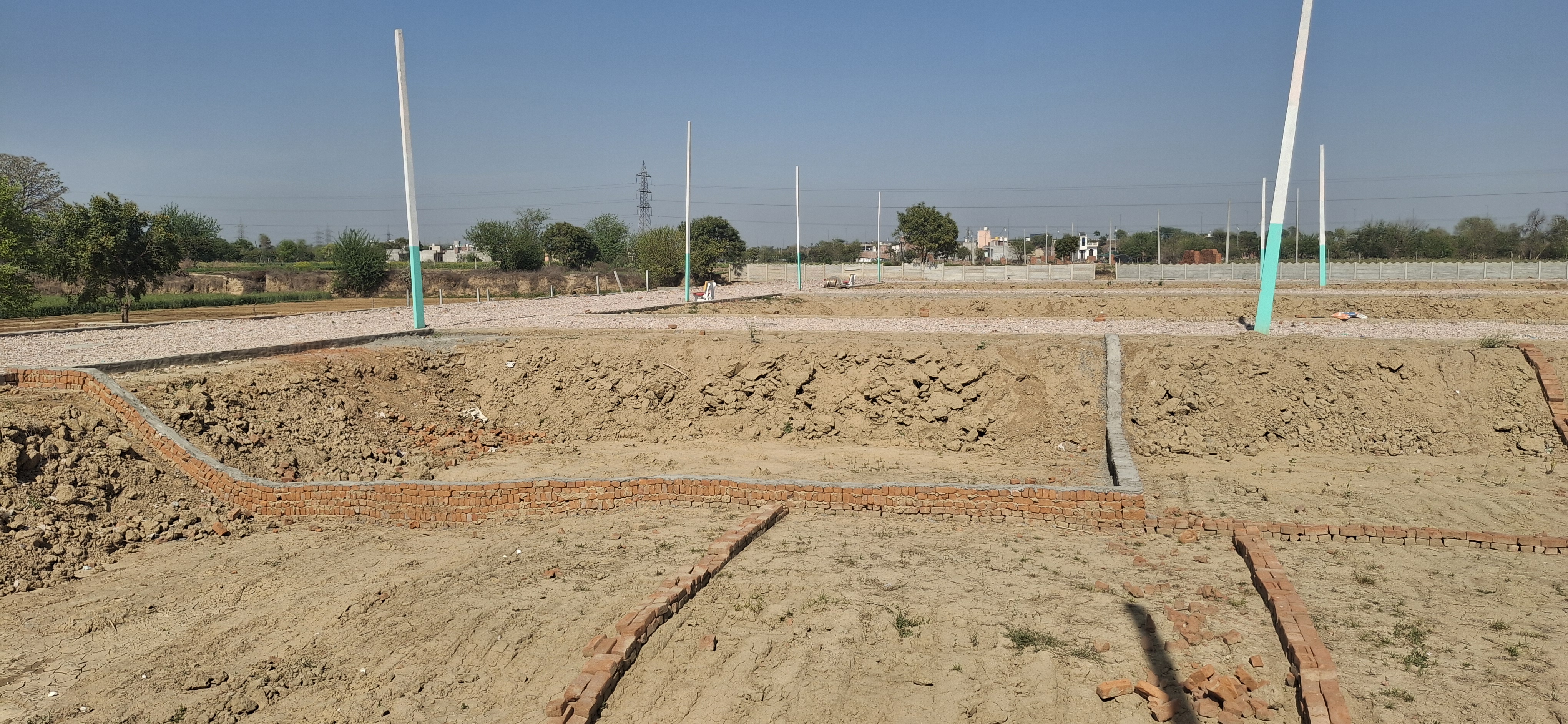 Plot For Sale in Mk. Propty 