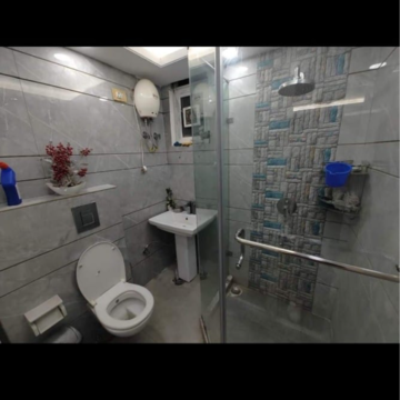 Bathroom in 2.5 BHK Builder Floor at Malviya Nagar – for Rent