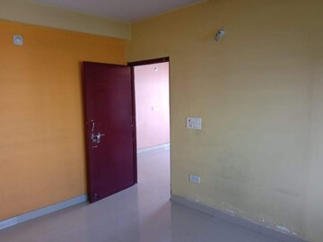 Room in 3 BHK Apartment at Kadru – for Rent