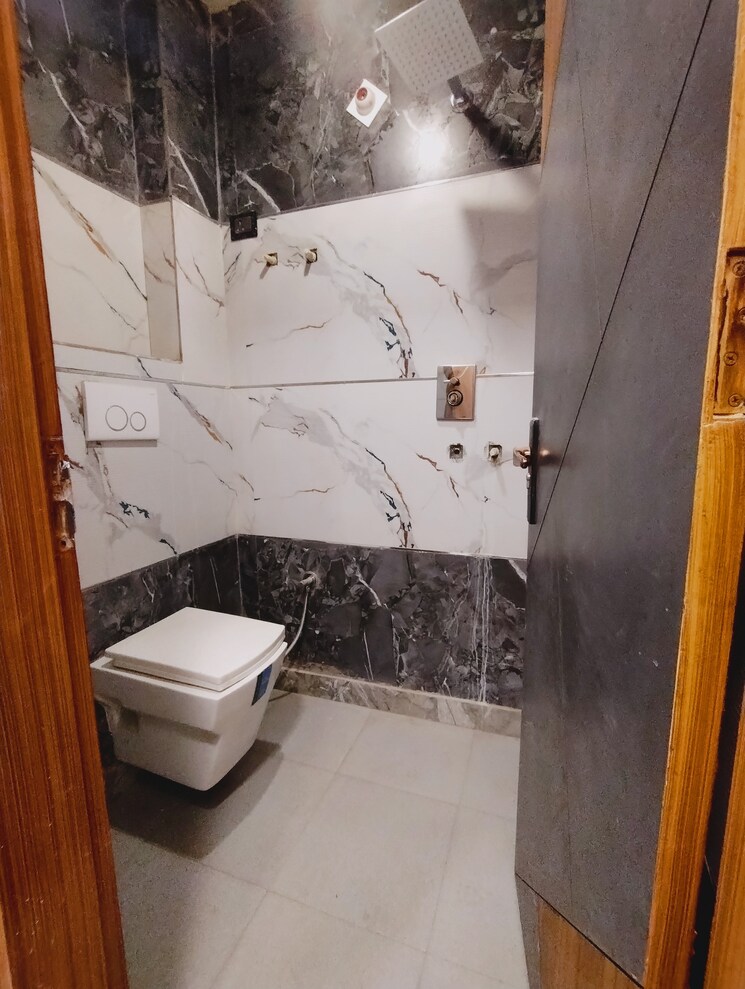 Bathroom, uttam nagar 2 Bedroom 550 Sq.Ft. Builder Floor In Uttam Nagar Delhi 8321202