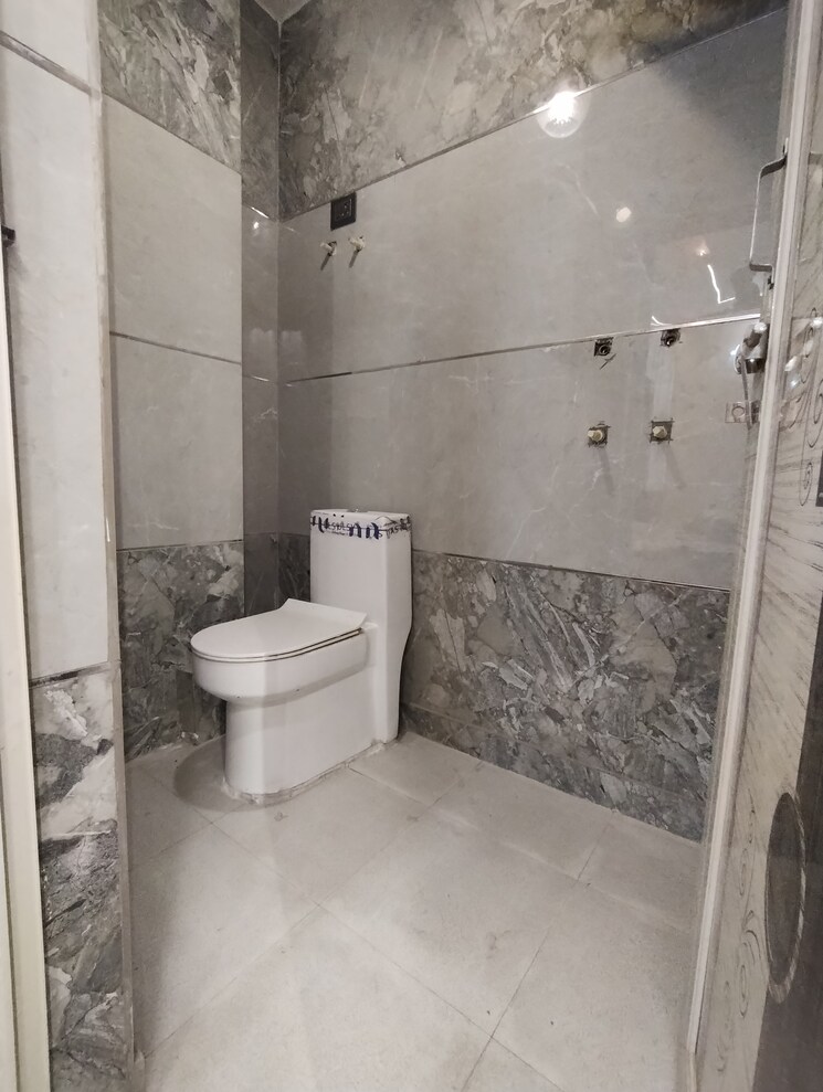 Bathroom, uttam nagar west 2 Bedroom 550 Sq.Ft. Builder Floor In Uttam Nagar West Delhi 8321208