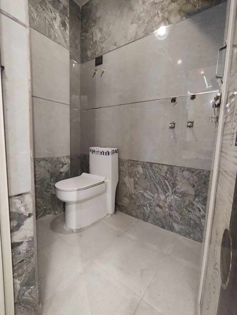 Bathroom, uttam nagar west 2 Bedroom 550 Sq.Ft. Builder Floor In Uttam Nagar West Delhi 8321208