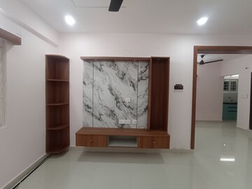 Room in 2 BHK Apartment at Madhapur – for Rent