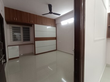 Room in 2 BHK Apartment at Madhapur – for Rent