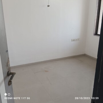Room in 2 BHK Apartment at Vashi – for Sale