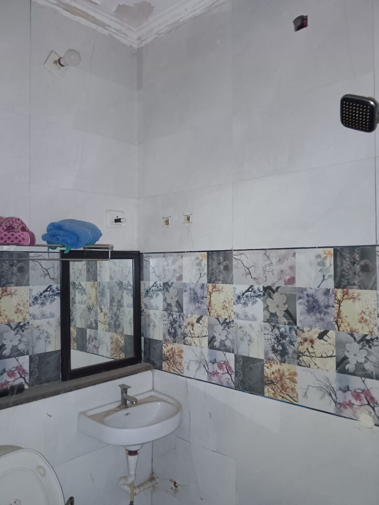 undefined, uttam nagar 3 Bedroom 675 Sq.Ft. Builder Floor In Uttam Nagar Delhi 8321329