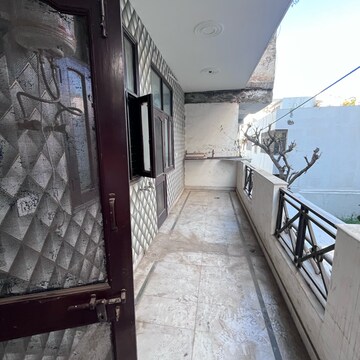 Balcony in 3 BHK Builder Floor at Ansal Sushant Lok I, Sector 43 – for Rent