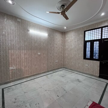Room in 3 BHK Builder Floor at Ansal Sushant Lok I, Sector 43 – for Rent