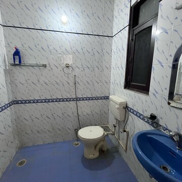 Bathroom in 3 BHK Builder Floor at Ansal Sushant Lok I, Sector 43 – for Rent