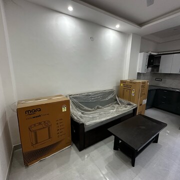 Living Room in 1 BHK Builder Floor at Sector 52 – for Rent