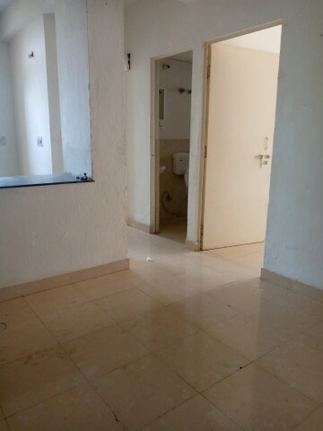 Room in 2 BHK Apartment at Conscient Habitat, Sector 99a – for Rent