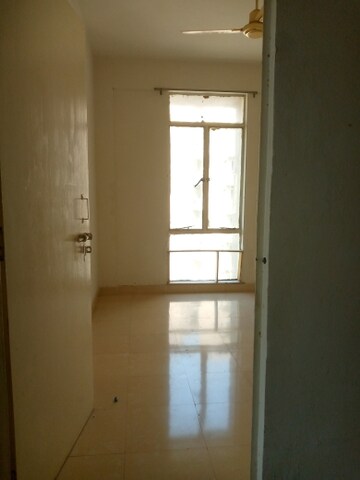 Room in 2 BHK Apartment at Conscient Habitat, Sector 99a – for Rent