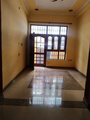 Room in 5 BHK Independent House at Gomti Nagar – for Rent