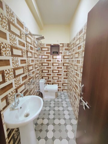 Bathroom in 2 BHK Builder Floor at Sector 30 – for Rent