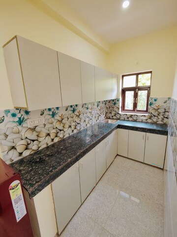 Kitchen in 2 BHK Builder Floor at Sector 30 – for Rent